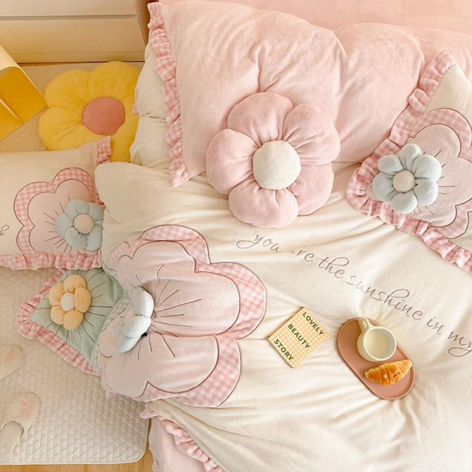 Princess Style Winter Thickened Milk Fiber Four-Piece Girl's Heart Three-Dimensional Flower Quilt Cover Coral Fleece Bedding